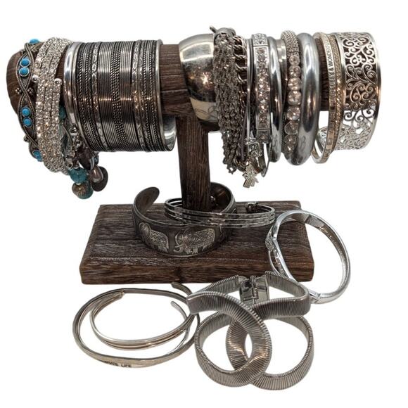 Lot of 26 Silver Tone Bracelets - Picture 1 of 6